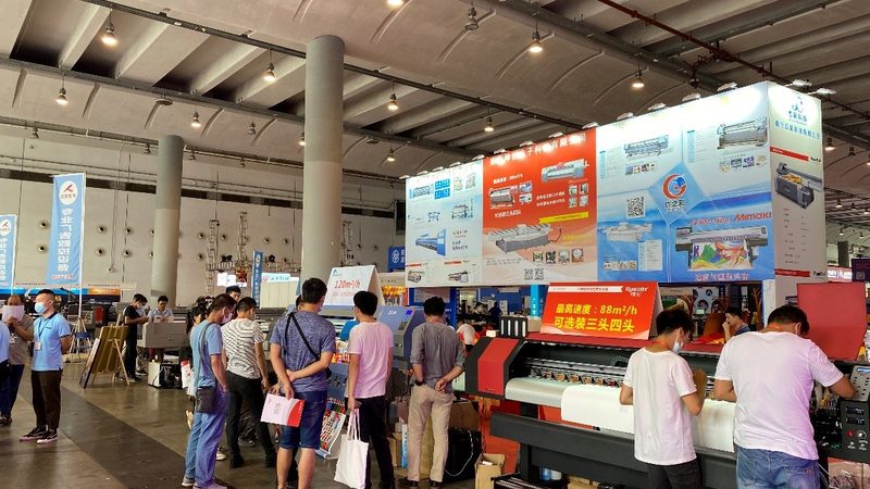 UV喷绘写真机：揭秘性价比高的品牌选择标准
