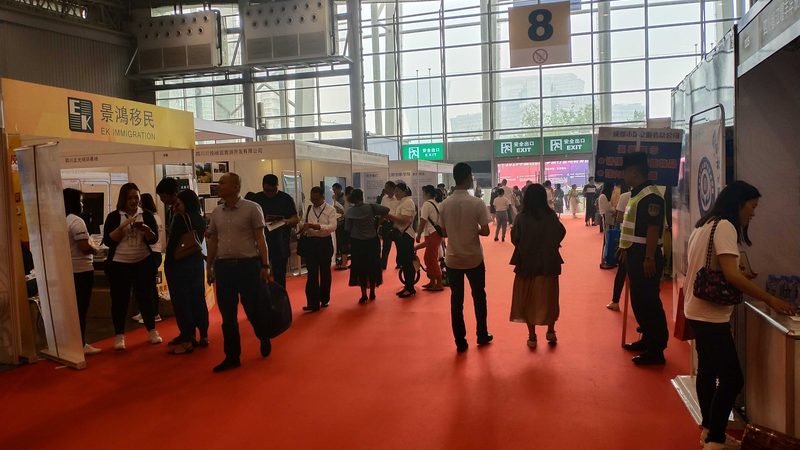 铝合金桁架跨度参数解析：展台搭建的关键考量